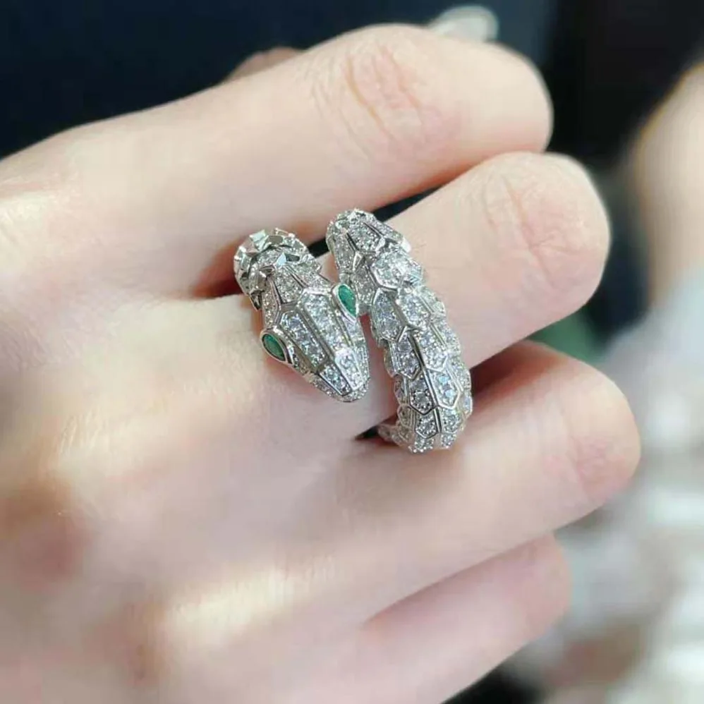 Bvlgari Serpenti 18 kt White Gold Ring Set for Women in Green Bvlgari Serpenti 18 kt White Gold Ring Set for Women in Green