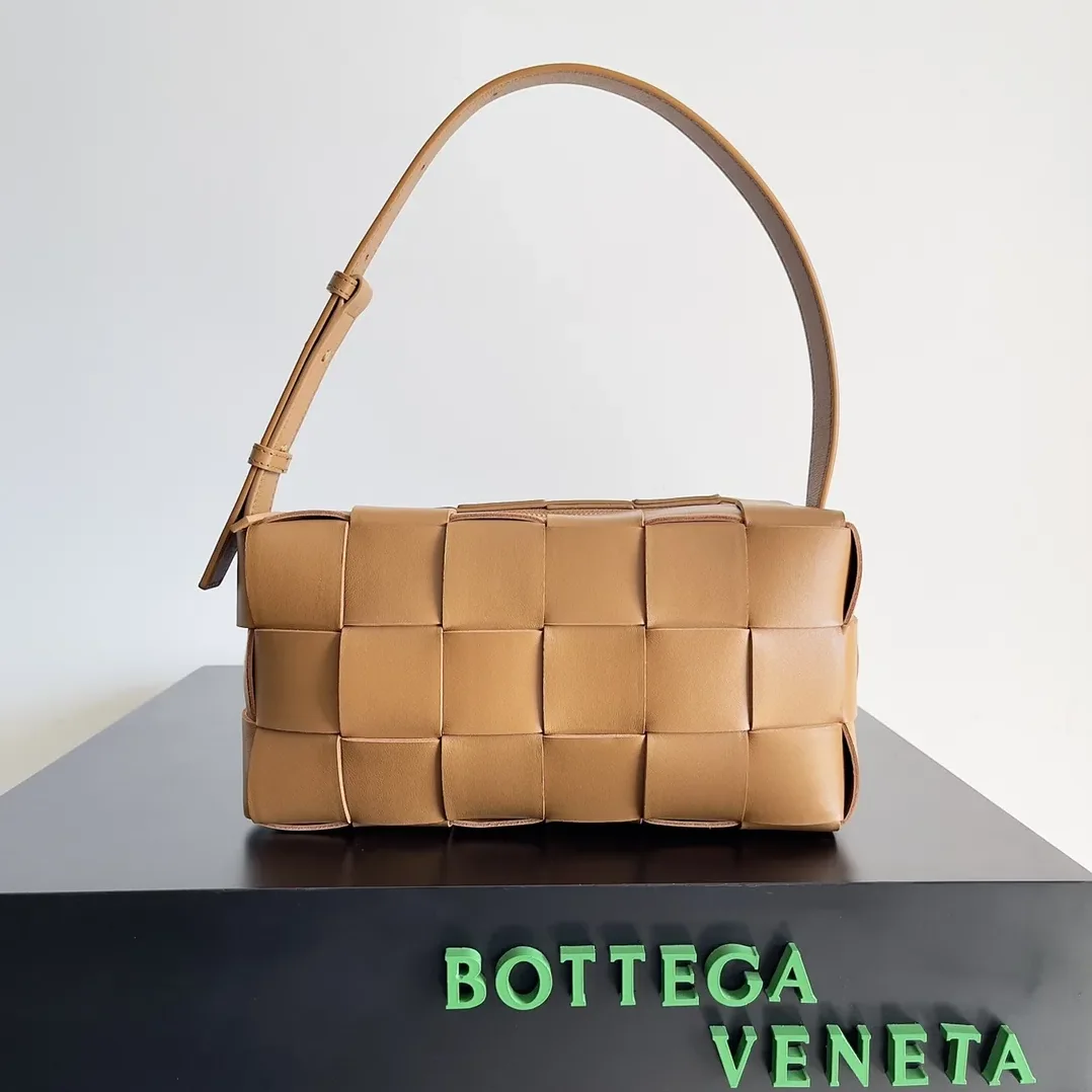 Bottega Veneta Brick Cassette Light Brown /