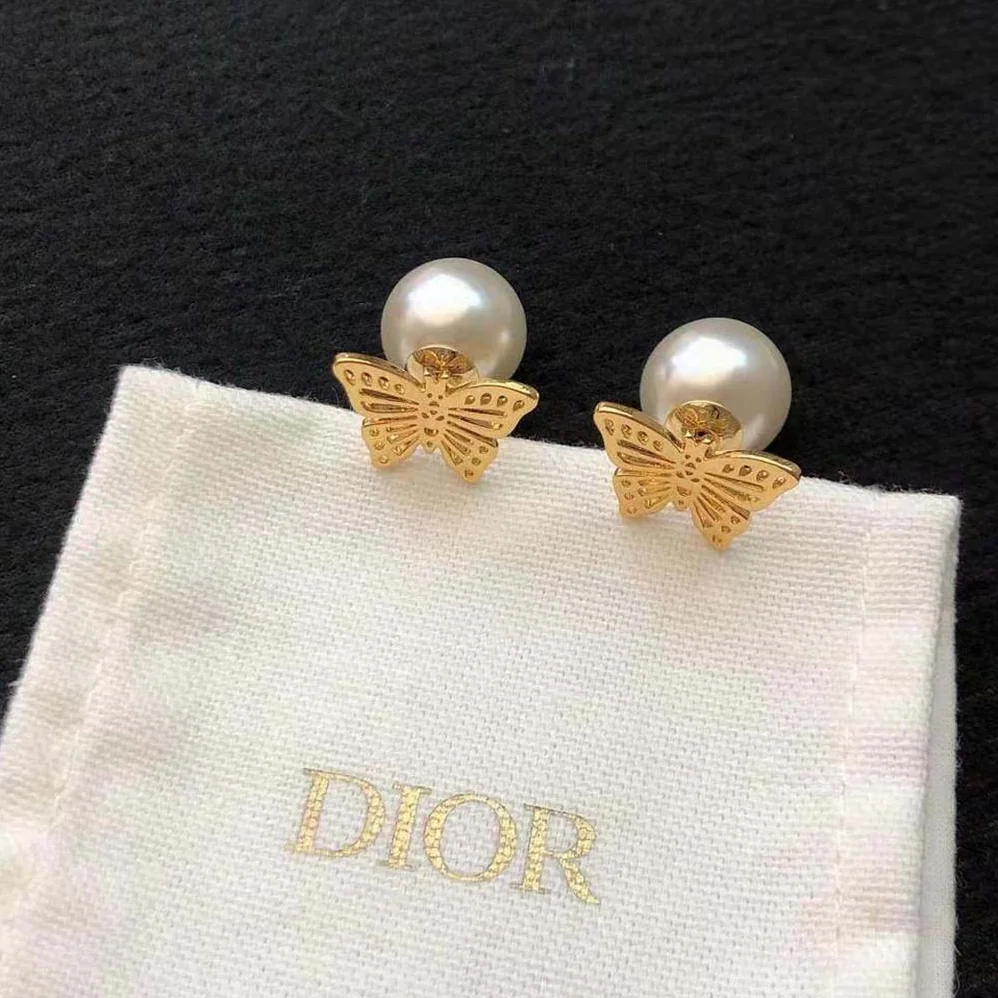 Dior Tribales Earrings Gold-Finish Metal and White Resin Pearls for Women Dior Tribales Earrings Gold-Finish Metal and White Resin Pearls for Women