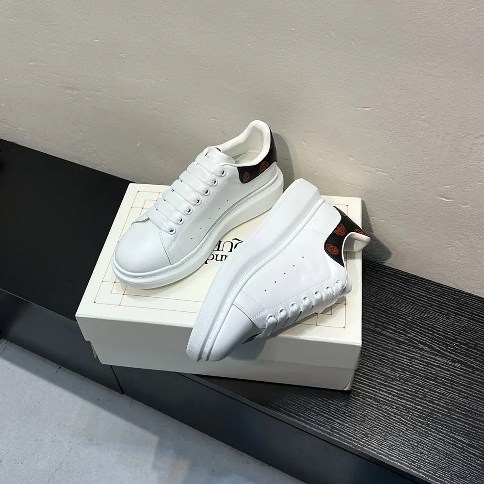 Alexander Mcqueen Oversized Sneaker in White for Unisex in Red Alexander Mcqueen Oversized Sneaker in White for Unisex in Red
