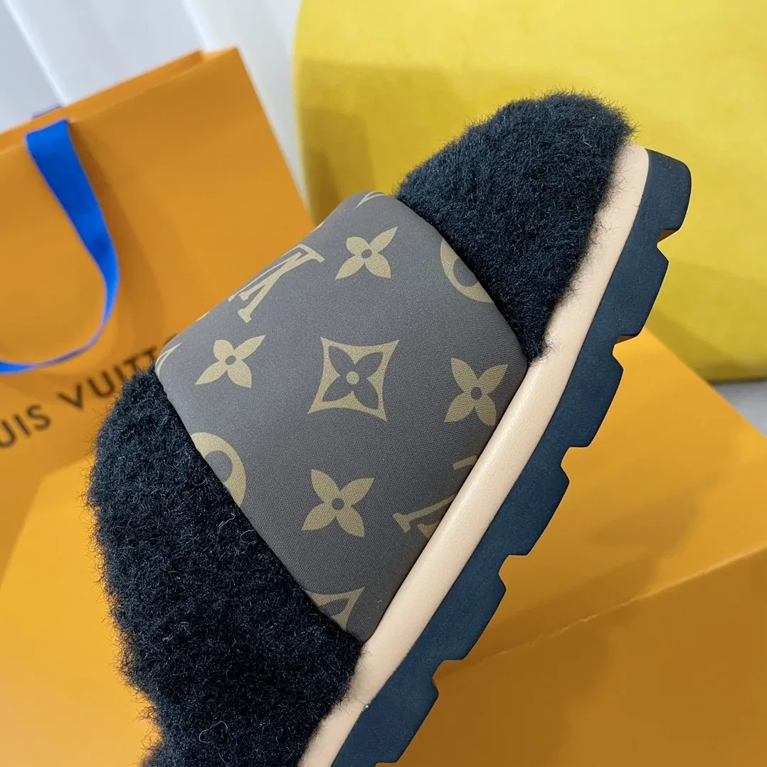 Louis Vuitton Slipper Pillow Flat Comfort Mule Black Louis Vuitton Slipper Pillow Flat Comfort Mule Black