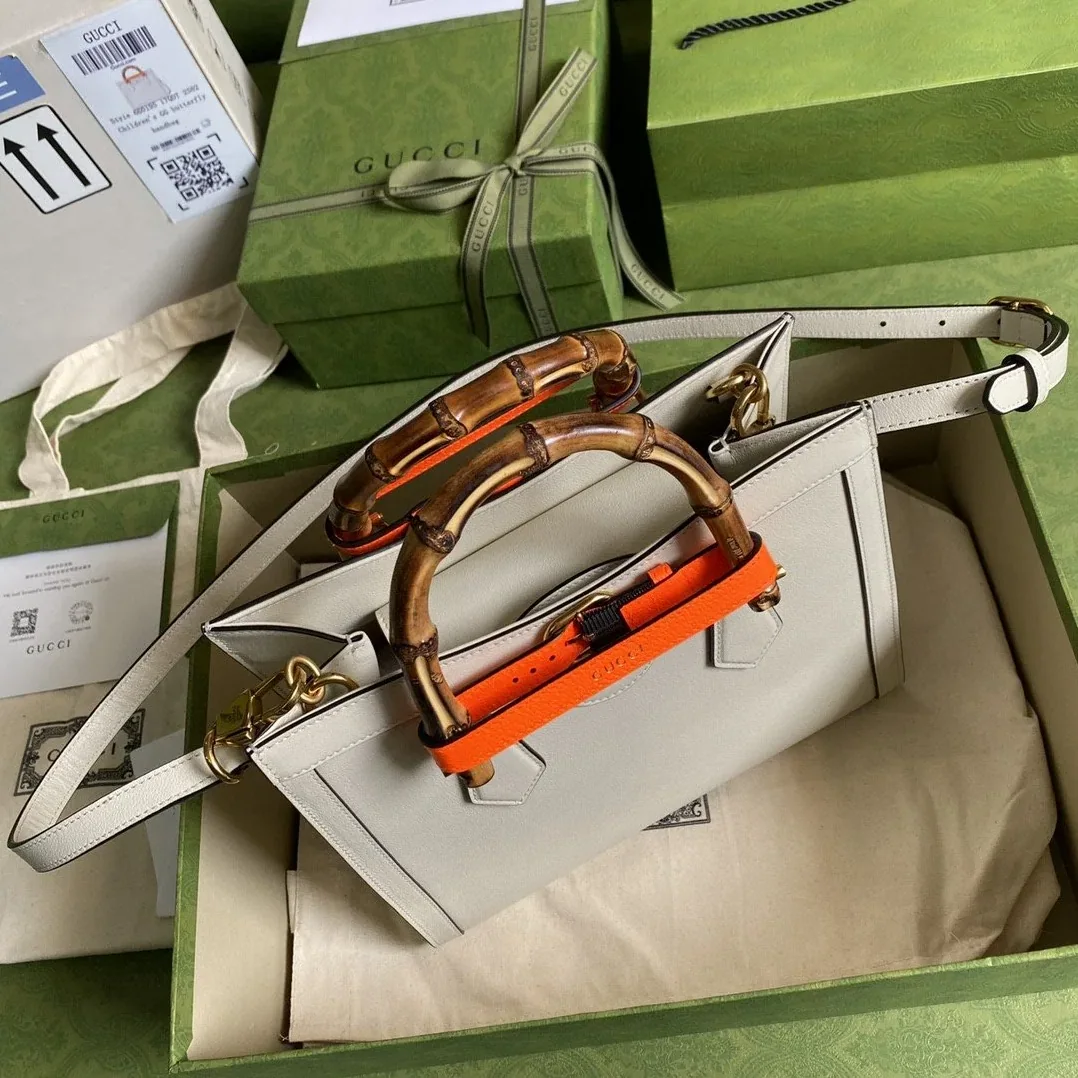 Gucci Diana Medium Tote Bag White / GG