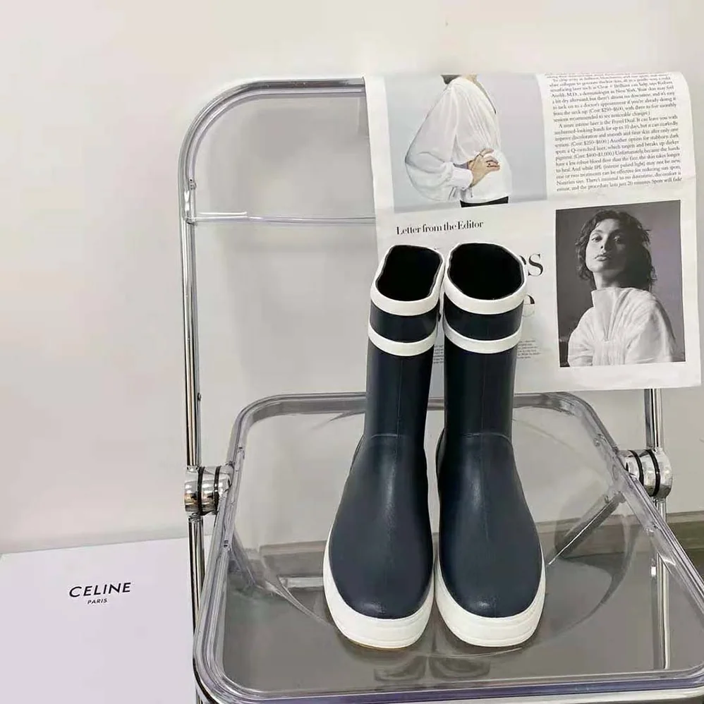 Celine Flat Half Boot Les Bottes DE Pont Celine in Natural Rubber for Women in Navy