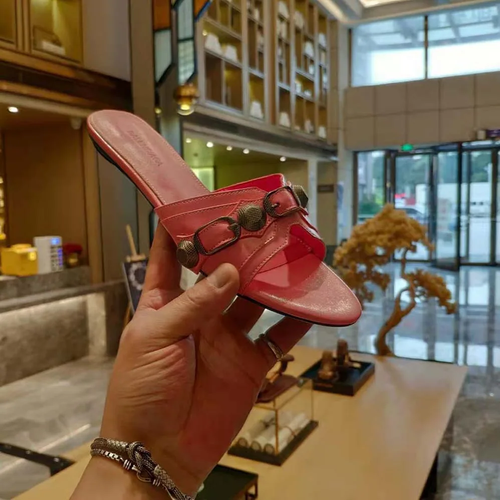 Balenciaga Cagole Sandal in Pink Arena Lambskin for Women Balenciaga Cagole Sandal in Pink Arena Lambskin for Women