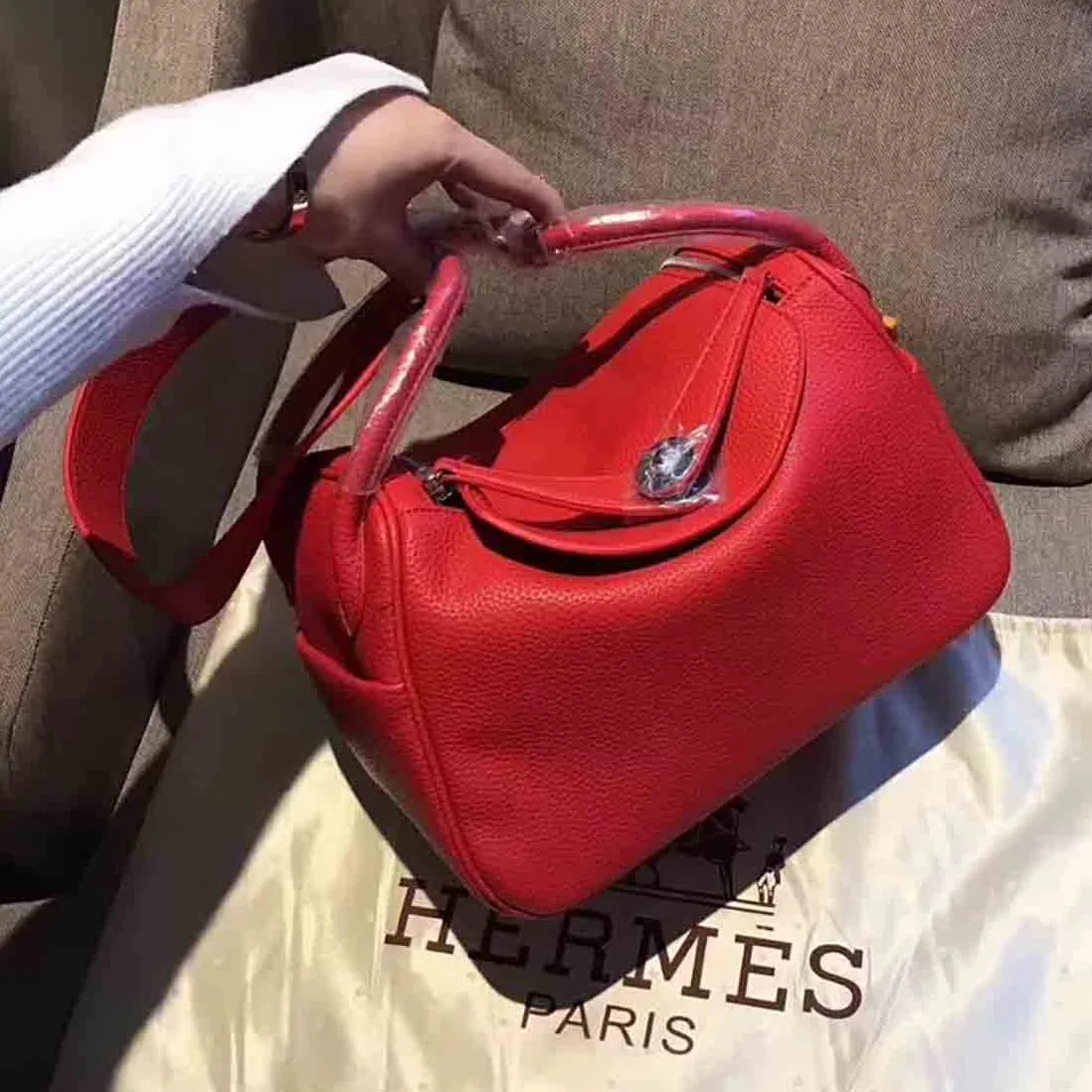 Hermes Lindy 30 Top Flap Leather Bag with Strap in Red