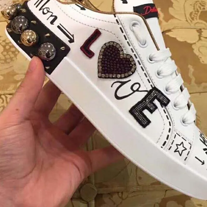 Dolce Gabbana D&G Shoes Zapatillas Portofino De Becerro Estampado Con Parche Y Bordados for Women in White Dolce Gabbana D&G Shoes Zapatillas Portofino De Becerro Estampado Con Parche Y Bordados for Women in White