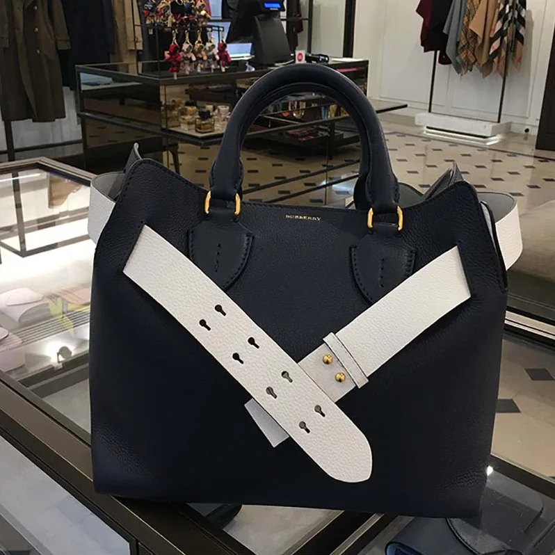 Burberry Large Leather Belt Bag for Women in Navy Burberry Large Leather Belt Bag for Women in Navy