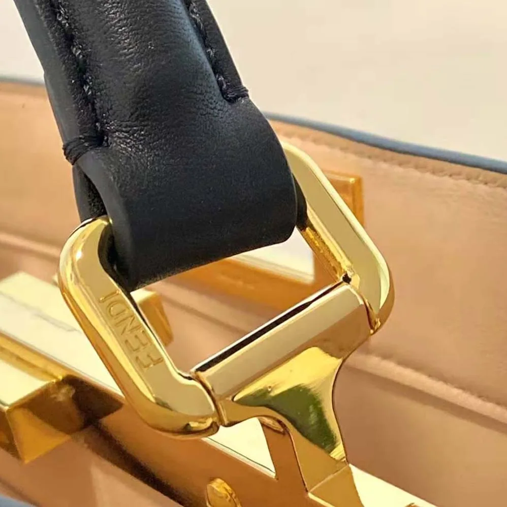 Fendi Peekaboo Iseeu Medium Leather Bag for Women in Black Fendi Peekaboo Iseeu Medium Leather Bag for Women in Black
