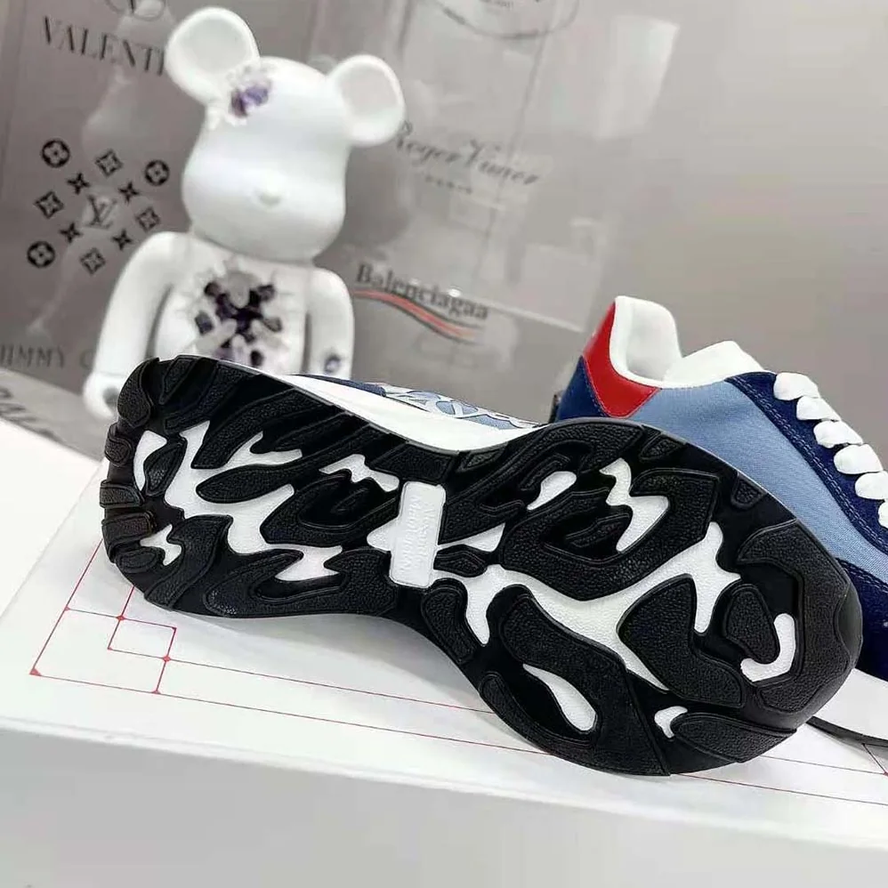 Alexander Mcqueen Sprint Runner in Calf Leather for Unisex in Blue Alexander Mcqueen Sprint Runner in Calf Leather for Unisex in Blue