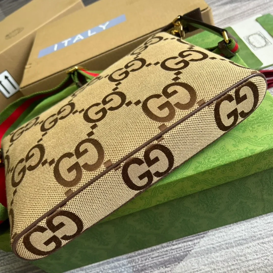 Gucci Jumbo GG Messenger Bag Camel And Ebony Jumbo GG Canvas / Gucci Jumbo GG Messenger Bag Camel And Ebony Jumbo GG Canvas /