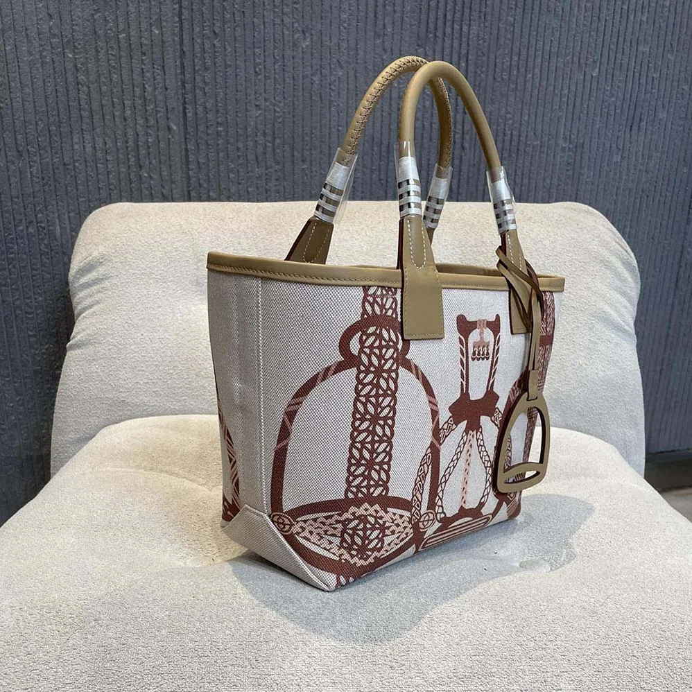 Hermes Steeple 25 Ecru Tote Bag for Unisex in Brown Hermes Steeple 25 Ecru Tote Bag for Unisex in Brown