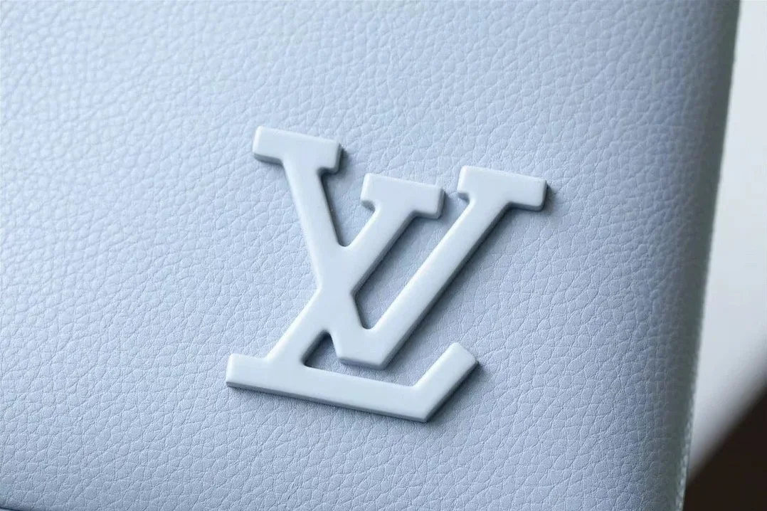 Louis Vuitton Pochette Ipad Clutch & Pouch in Blue Aerogram Silver Hardware