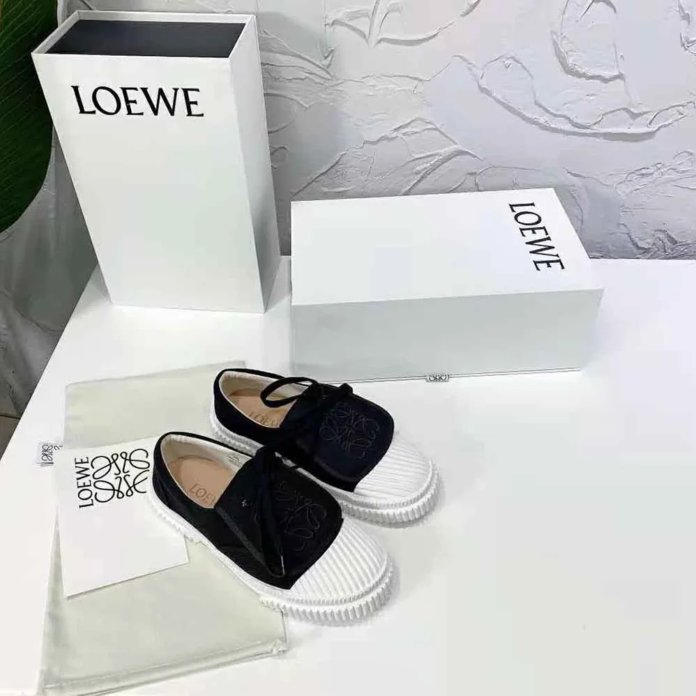 Loewe Anagram Flap Sneaker in Canvas for Women in Black