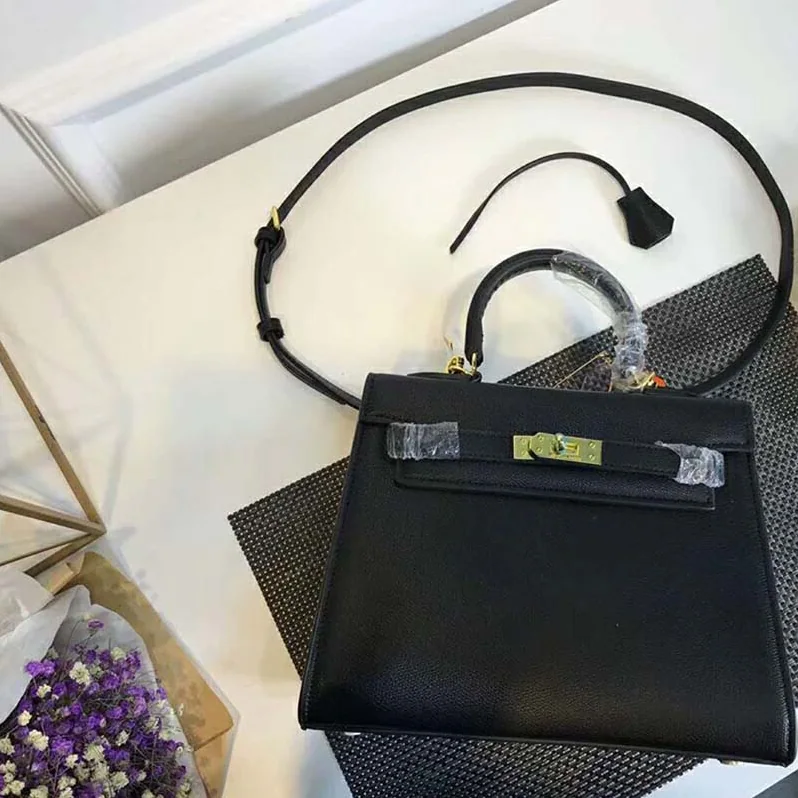 Hermes Kelly Sellier 32 Bag in Togo Leather in Black