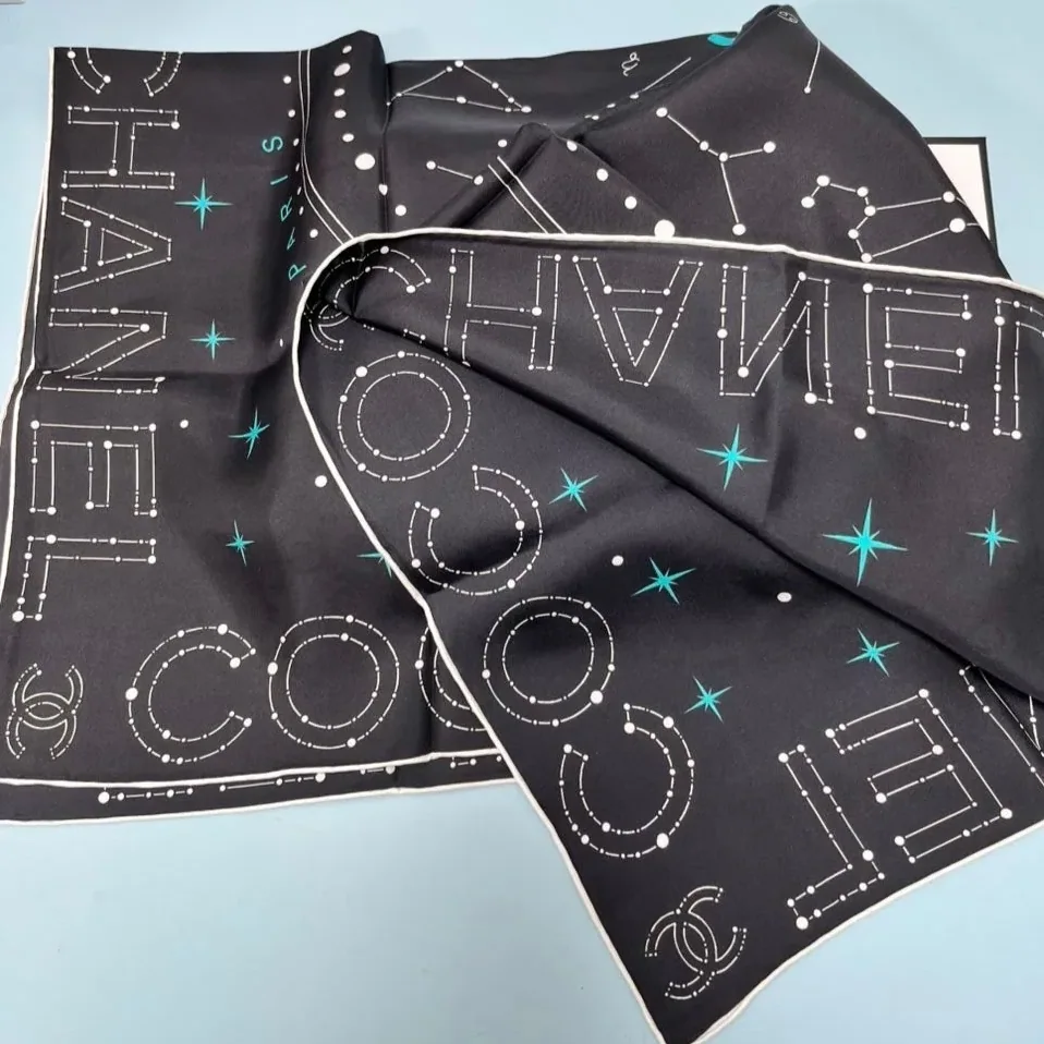 Chanel 25C Coco Square Scarf Black /