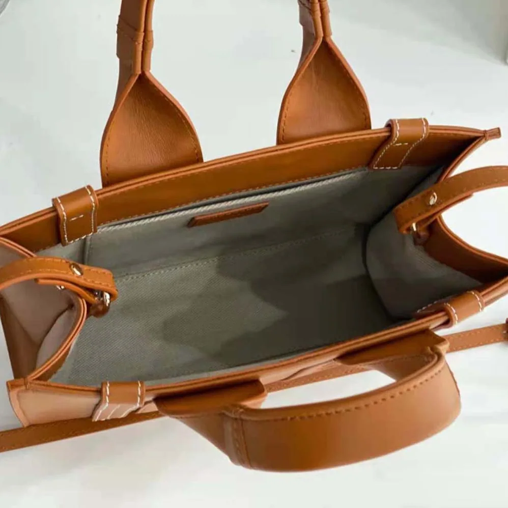 Chloe Small Woody Tote Bag for Women in Brown Chloe Small Woody Tote Bag for Women in Brown