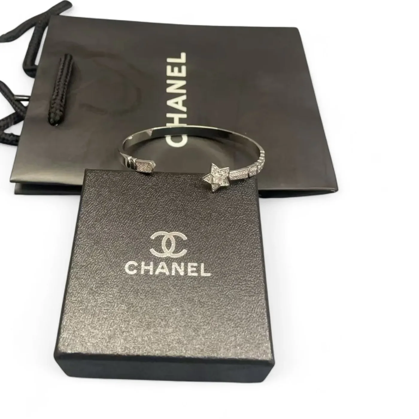 Comète Chevron Bracelet White Gold