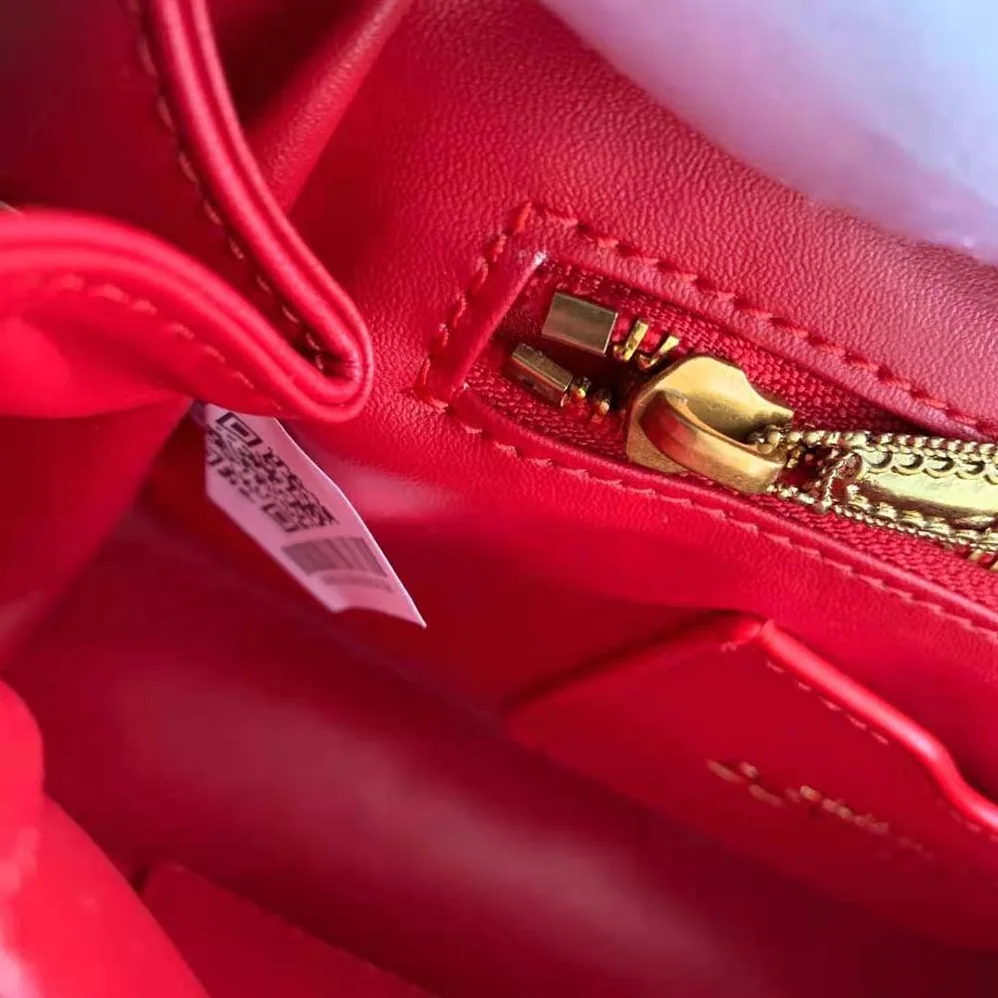 Dolce Gabbana D&G Large Devotion Shoulder Bag in Quilted Nappa Leather for Women in Red