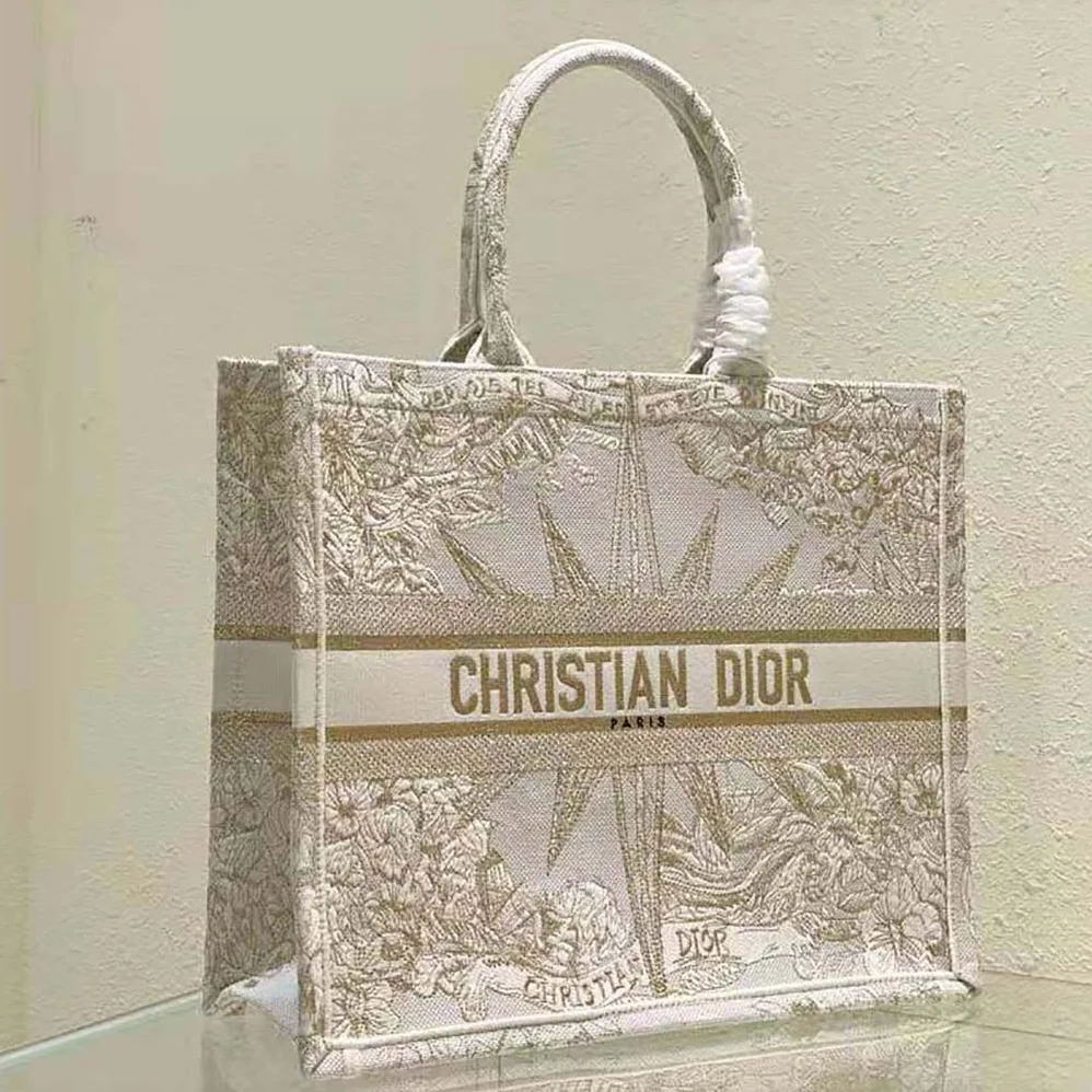 Dior Medium Dior Book Tote Dior Rêve d'Infini Embroidery with Gold for Women in Tone Metallic Thread
