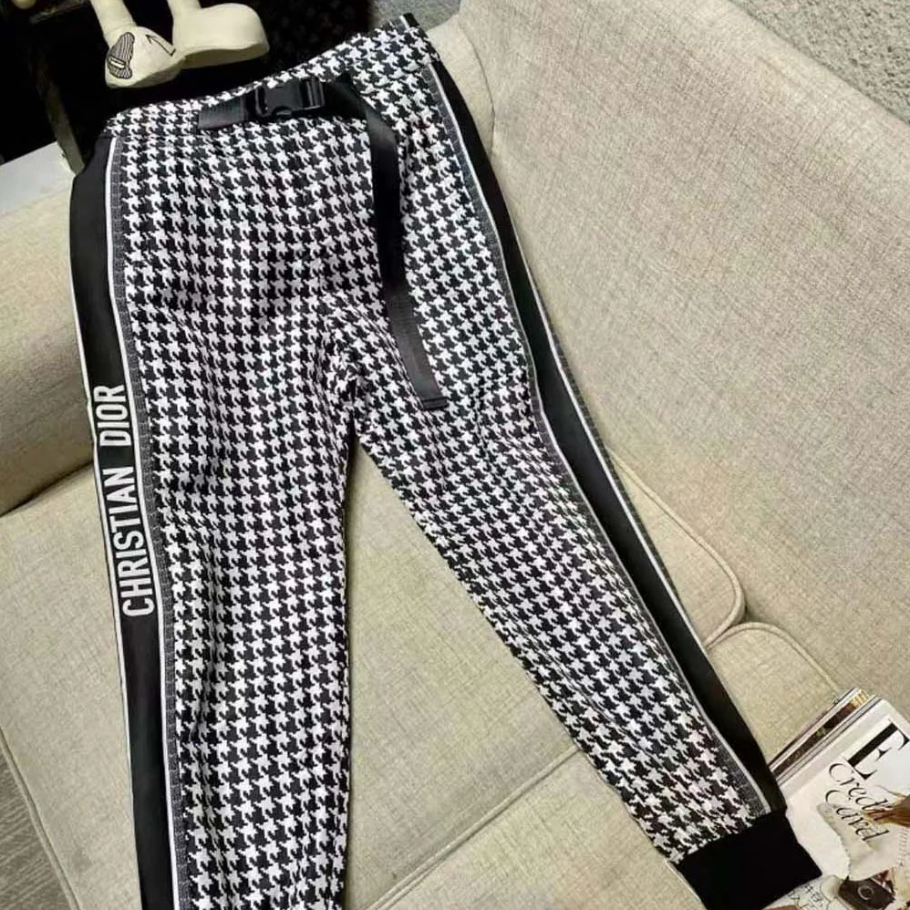 Dior DiorAlps Capsule Black and White Houndstooth Quilted Technical Fabric for Women Dior DiorAlps Capsule Black and White Houndstooth Quilted Technical Fabric for Women