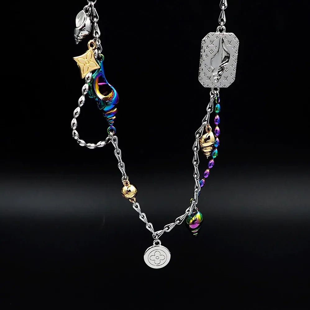 Louis Vuitton Shell Necklace Silver Louis Vuitton Shell Necklace Silver