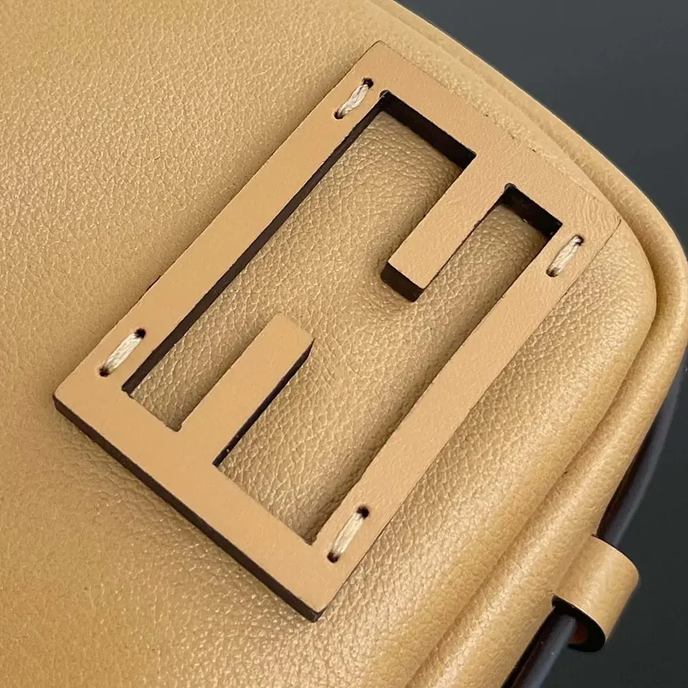 Fendi Simply Fendi Medium Beige Leather Bag for Unisex