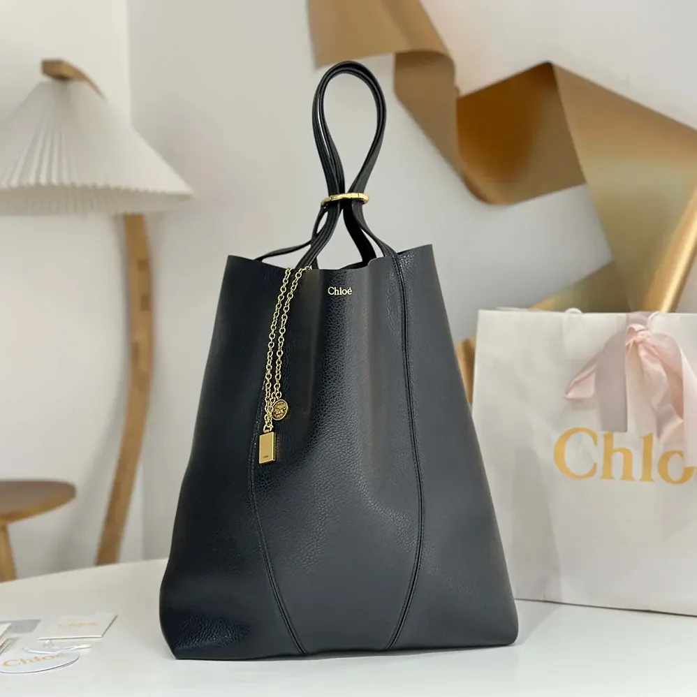 Chloe Large Chloé Spin Tote Bag in Grained Leather for Women in Black Chloe Large Chloé Spin Tote Bag in Grained Leather for Women in Black