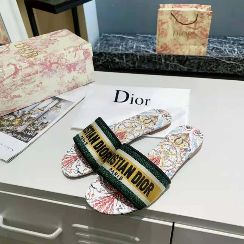 Dior Dway Slide Multicolor Embroidered Cotton for Women in White Dior Dway Slide Multicolor Embroidered Cotton for Women in White