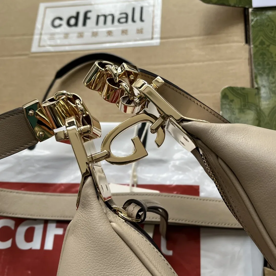 Gucci Atache Large Shoulder Bag Beige Gucci Atache Large Shoulder Bag Beige