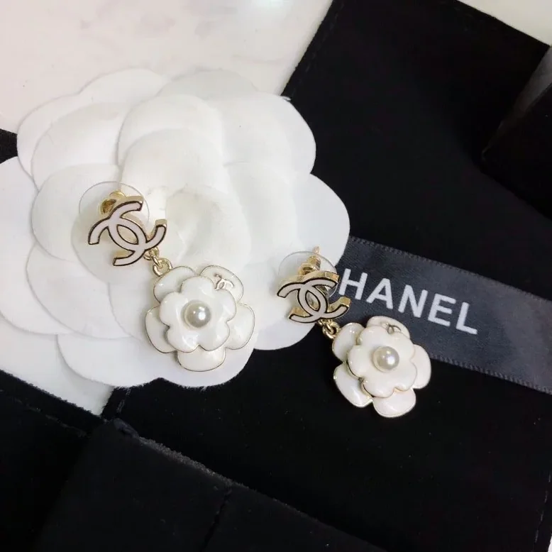 Chanel White Camellia Flower Earrings Gold Tone Chanel White Camellia Flower Earrings Gold Tone