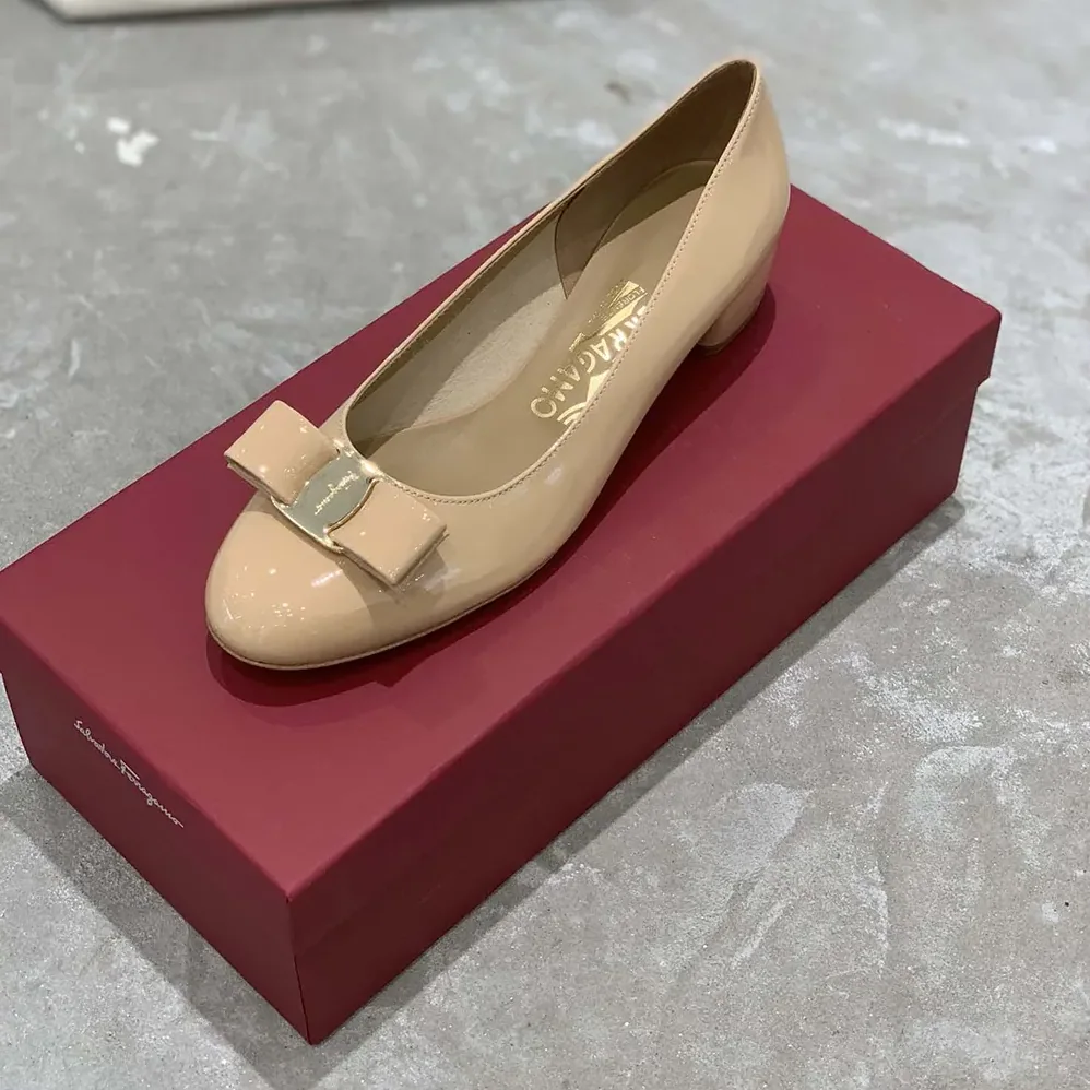 Salvatore Ferragamo Vara Pump for Women in Sandy