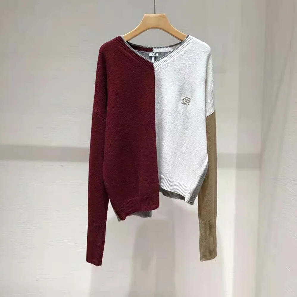 Loewe Anagram Asymmetric Sweater in Wool for Women in Maroon