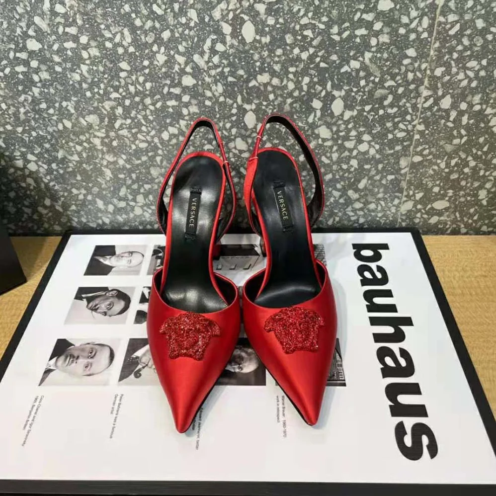 Versace La Medusa Satin Sling-Back Pumps in 105 mm Heel for Women in Red Versace La Medusa Satin Sling-Back Pumps in 105 mm Heel for Women in Red