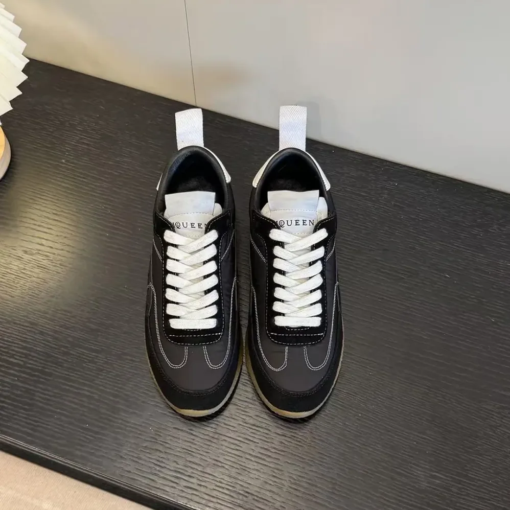 Alexander Mcqueen EC1 Sneaker in Black for Unisex in White Alexander Mcqueen EC1 Sneaker in Black for Unisex in White