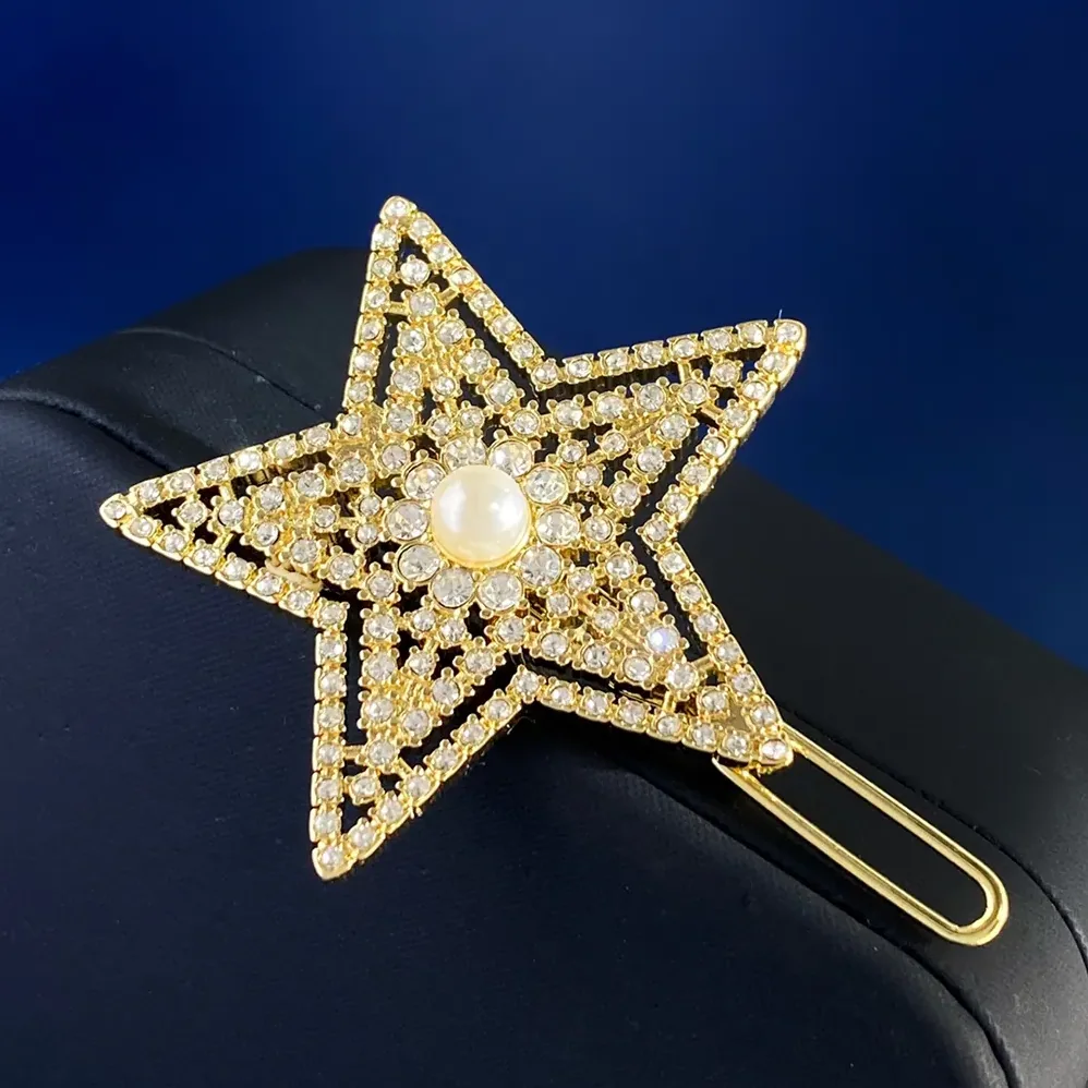 Dior Nuit Étoilée Barrette Pale Gold for Women in Finish Metal Dior Nuit Étoilée Barrette Pale Gold for Women in Finish Metal