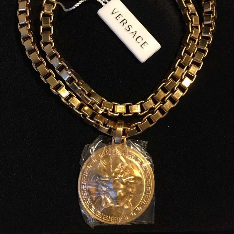 Versace Single Medusa Necklace for Unisex Versace Single Medusa Necklace for Unisex