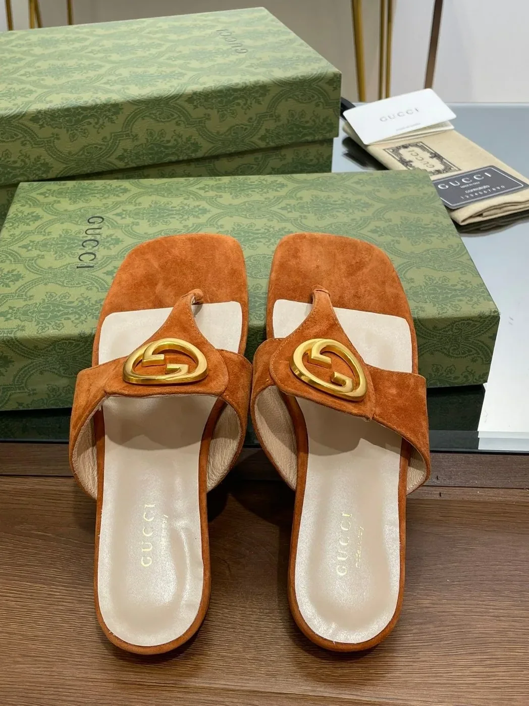 Gucci Blondie Thong Sandal In Soft Brown