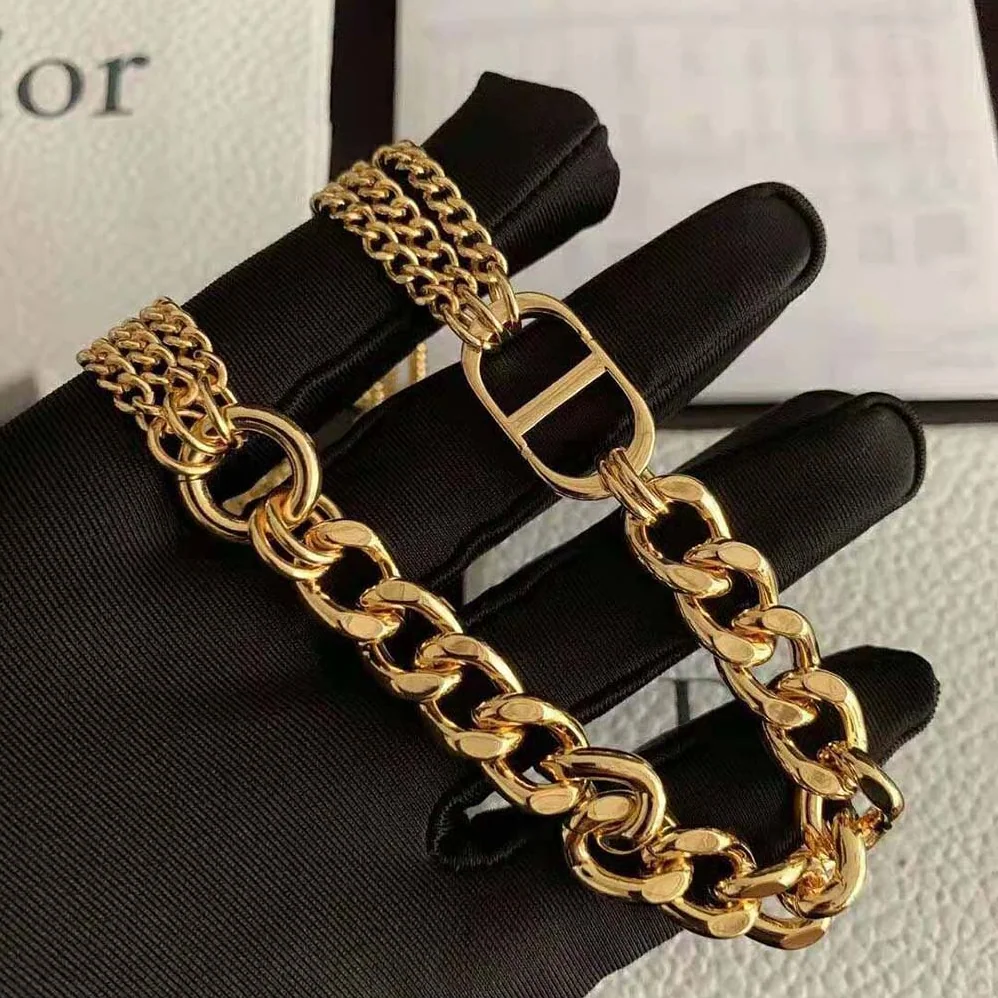 Dior 30 Montaigne Necklace Gold for Women in Finish Metal Dior 30 Montaigne Necklace Gold for Women in Finish Metal