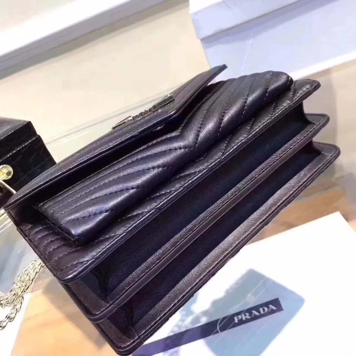 Saint Laurent College Medium In Matelasse Leather in Black