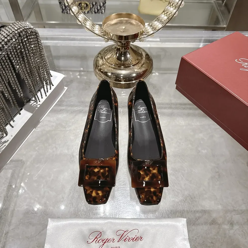Roger Vivier Gommettine Ballerinas In Patent Leather for Women Roger Vivier Gommettine Ballerinas In Patent Leather for Women