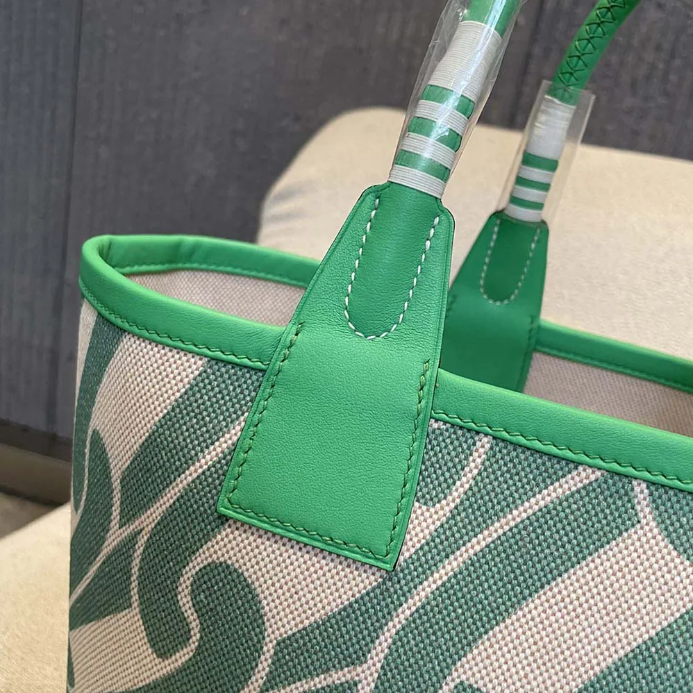 Hermes Steeple 25 Ecru Tote Bag for Unisex in Green Hermes Steeple 25 Ecru Tote Bag for Unisex in Green