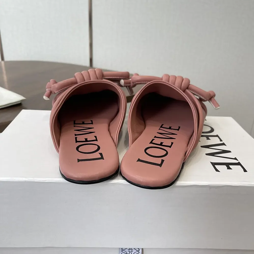 Loewe Flamenco Knot Mule in Lambskin for Women in Pink Loewe Flamenco Knot Mule in Lambskin for Women in Pink
