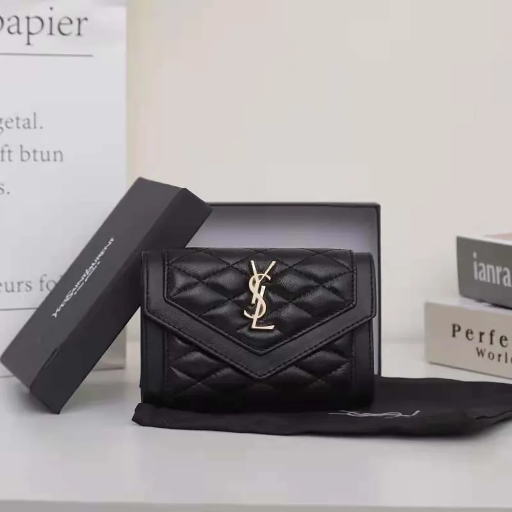 Saint Laurent YSL Vlogo Signature Grainy Calfskin Cardholder wth Zipper for Women in Black Saint Laurent YSL Vlogo Signature Grainy Calfskin Cardholder wth Zipper for Women in Black