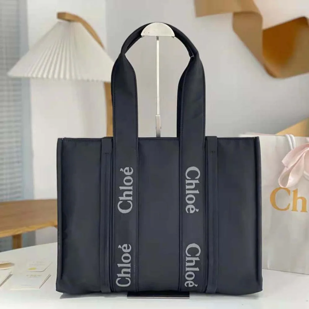 Chloe Large Woody Tote Bag for Women in Black Chloe Large Woody Tote Bag for Women in Black
