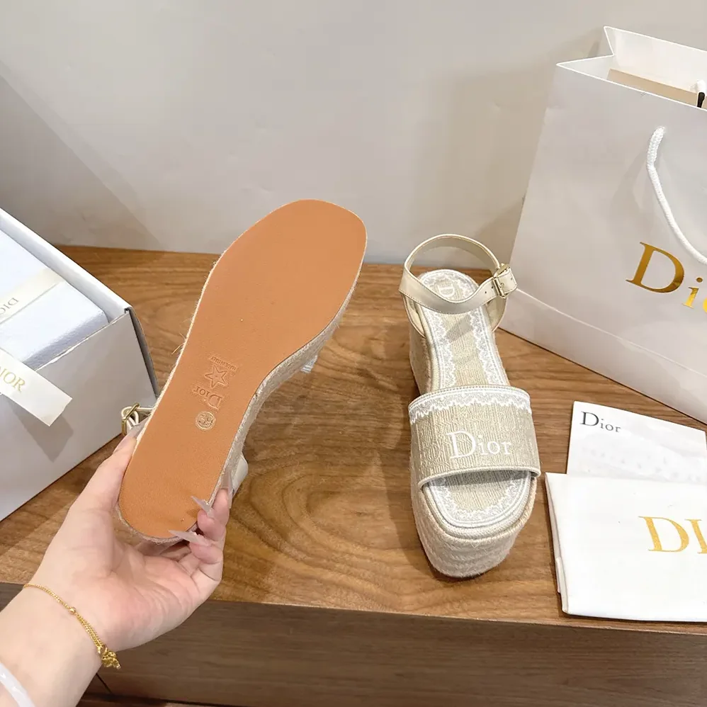 Dior Dentelle Wedge Sandal Trench Dior Oblique Embroidered Cotton and White Lace for Women Dior Dentelle Wedge Sandal Trench Dior Oblique Embroidered Cotton and White Lace for Women