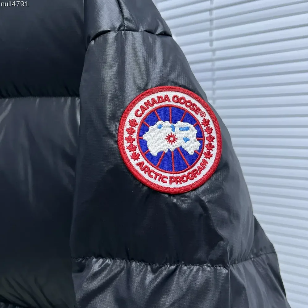 Canada Goose Cypress Cropped Puffer in Recycled Feather-Light Ripstop Shiny for Women in Black
