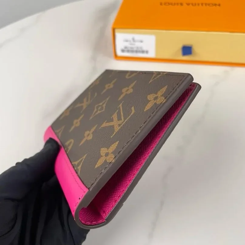 Louis Vuitton Passport Cover Wallet Pink / Louis Vuitton Passport Cover Wallet Pink /