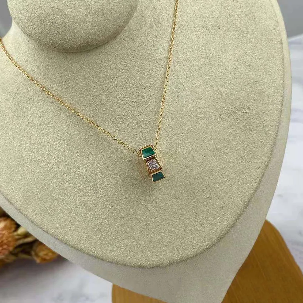Bvlgari Serpenti Viper 18 KT Rose Gold Necklace Set with Malachite Elements for Women Bvlgari Serpenti Viper 18 KT Rose Gold Necklace Set with Malachite Elements for Women
