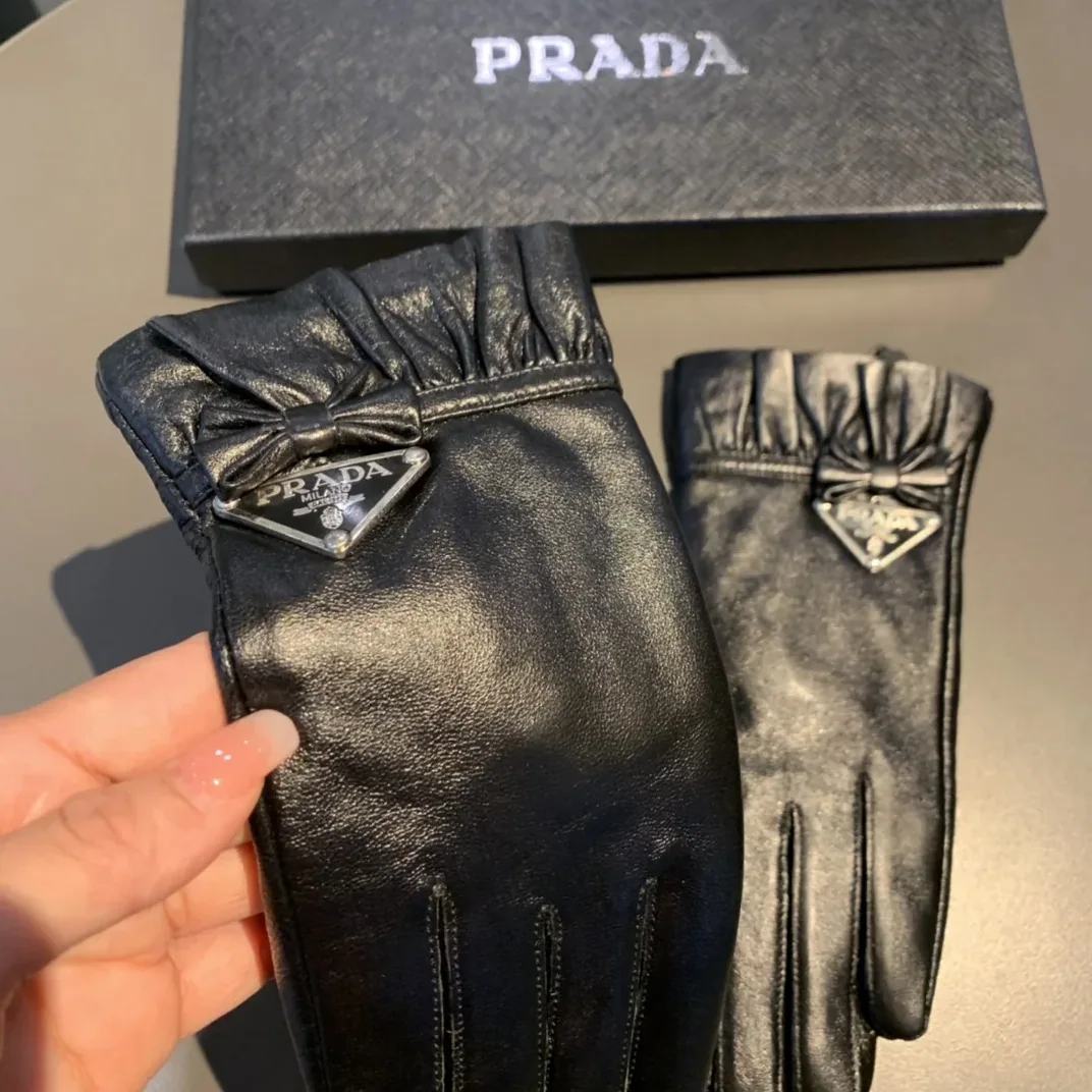 Prada Nappa Gloves In Black Prada Nappa Gloves In Black