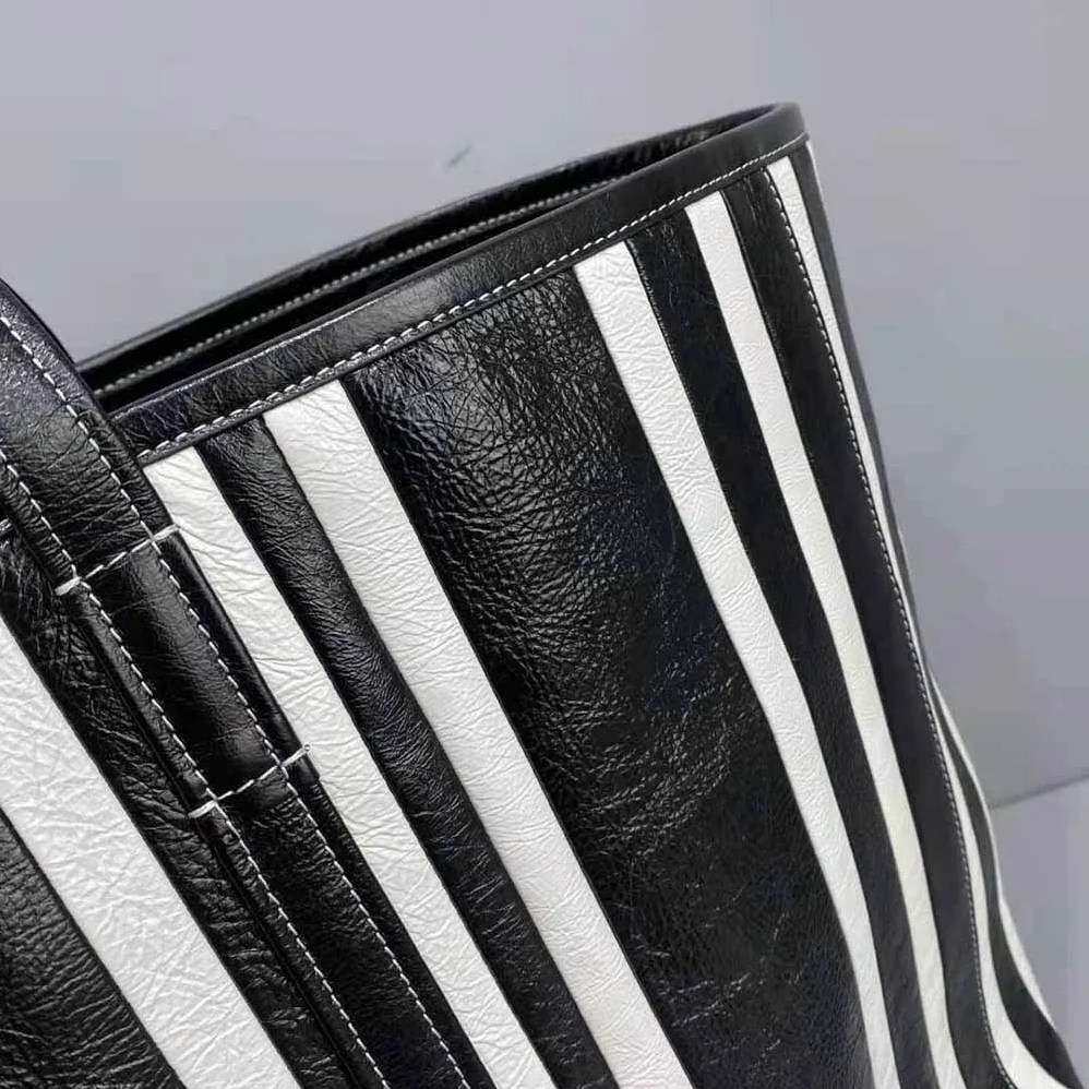Balenciaga Barbes Large East-West Shopper Bag in Black for Women
